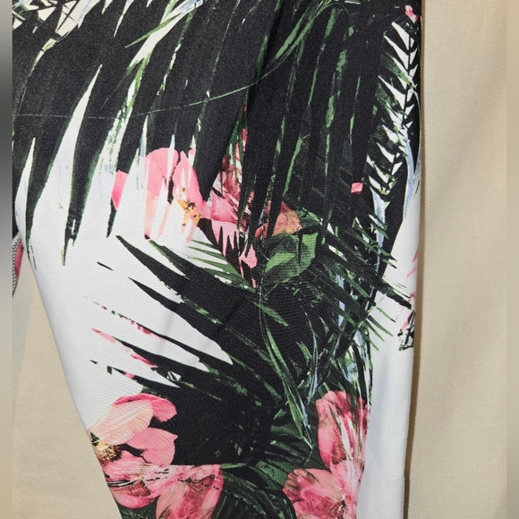 Fabletics Black and Pink Patterned Leggings - Picture 6 of 7